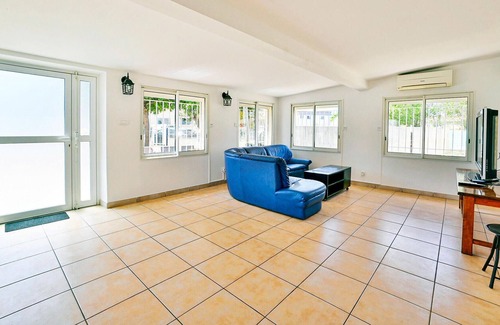 Grans House | Bright, comfortable cottage in a quiet location.