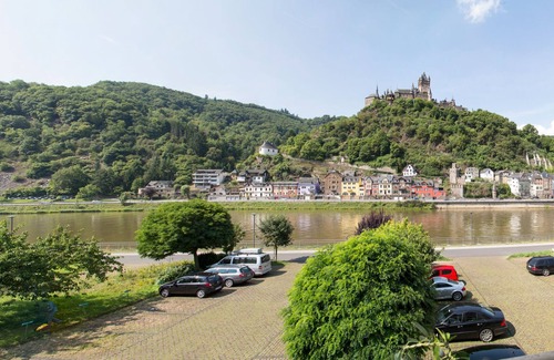 Cochem Apartment | Bright, comfortably furnished vacation apartment with panoramic views