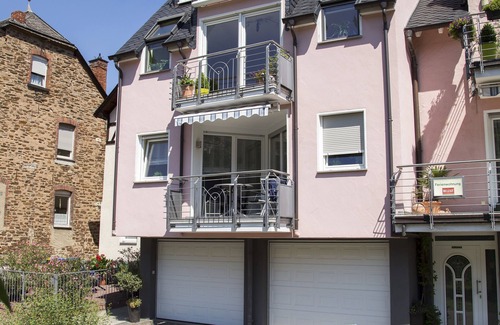 Cochem Apartment | Bright, comfortably furnished vacation apartment with panoramic views