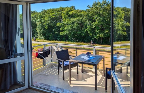 Zingst Apartment | Bright, comfortably furnished apartment directly on the dyke and beach - Residence