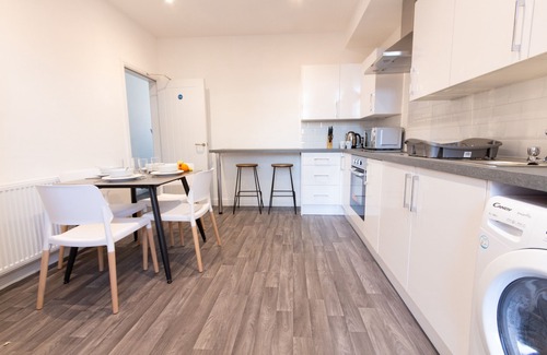 Wigan Bed & Breakfast | Bright & Comfy Rooms in Prime Wigan Spot