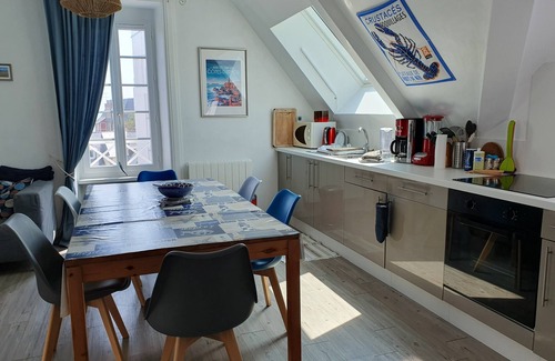 Saint-Cast-le-Guildo Apartment | Bright confortable flat facing the sea with private garden