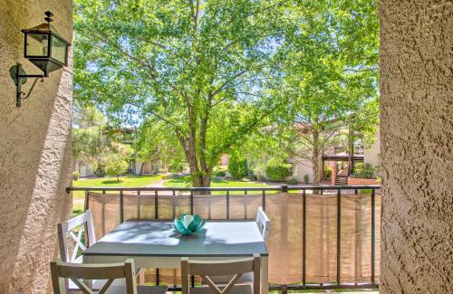Oak Creek Apartment | Bright Condo with Resort-Style Amenities in Sedona!