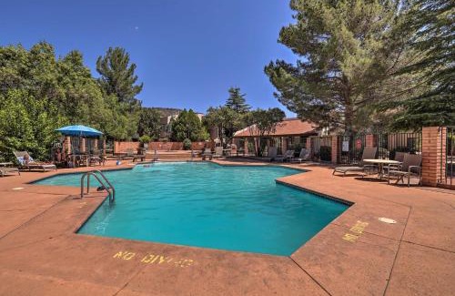 Oak Creek Apartment | Bright Condo with Resort-Style Amenities in Sedona!