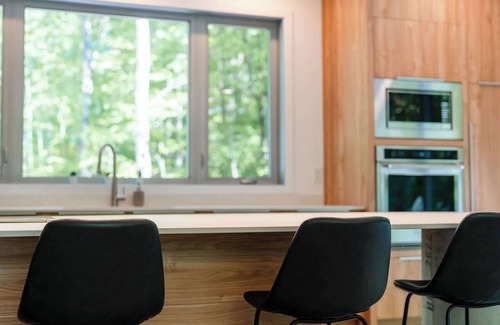 Lac Superieur Village Ski Chalet | Bright Cottage - 3 min from Tremblant North Slope