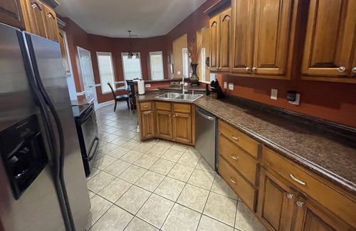 Kathleen House | Bright & cozy 3 bedroom home minutes from theme parks and many dining options.