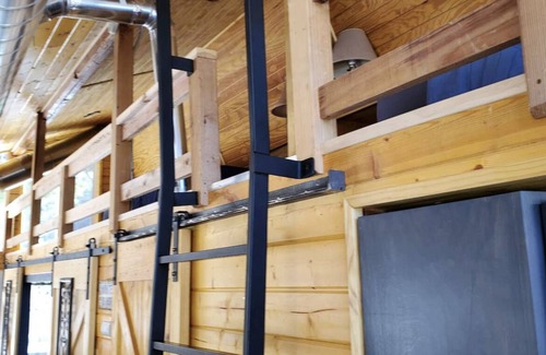 Frazier Park Ski Chalet | Bright & Cozy Chalet of the woods with views
