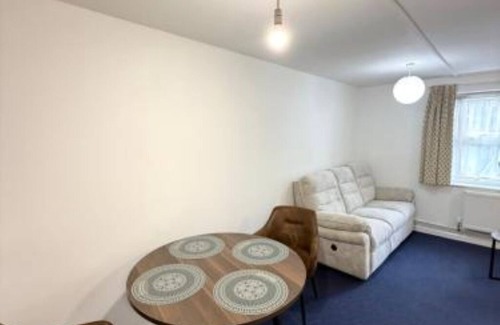 Leeds Apartment | Bright & Cozy Triple Room En-Suite Great Location