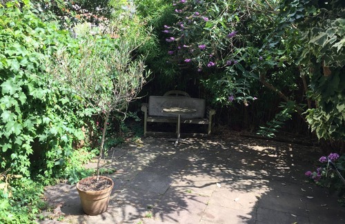 Crouch End House | Bright double room in Crouch End, North London