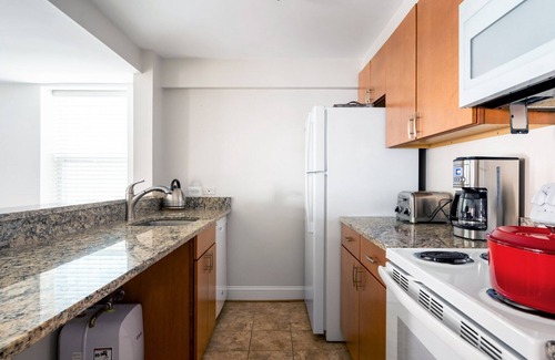 Adams Morgan Apartment | Bright Dupont Circle 1BR nr. U Street, Metro & Glen’s Mkt, by Blueground