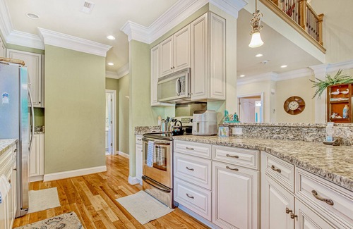 Atlantic Beach House | Bright, expansive home near the beach with enclosed yard & large deck