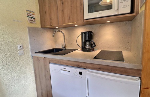 Meribel-Mottaret Apartment | Bright family apartment with balcony, pets allowed