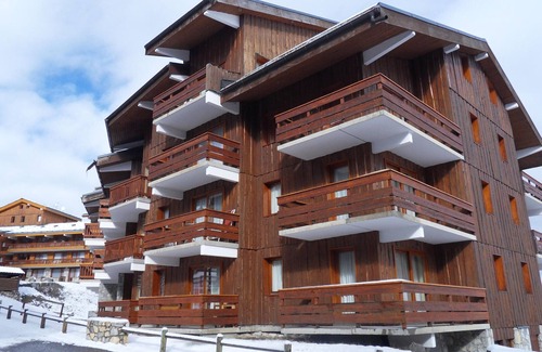 Meribel-Mottaret Apartment | Bright family apartment with balcony, pets allowed