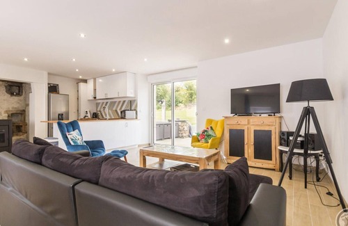 Tollevast Cottage | Bright family home with spa, private garden and children's games.