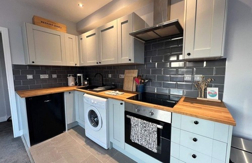 Wimborne Apartment | Bright, first floor, one bedroom flat in Wimborne.