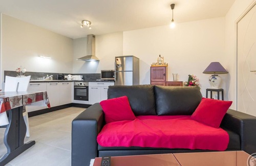 Portbail Coast Cottage | Bright house in Saint-Jean-de-la-Rivière, terrace, pets allowed