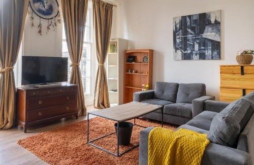 West End Apartment | Bright High-Ceiling 2BD Flat - Central Edinburgh!