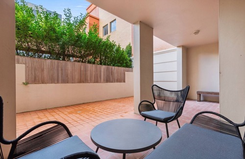Camperdown Apartment | Bright Inner-West Stay with Pool Access