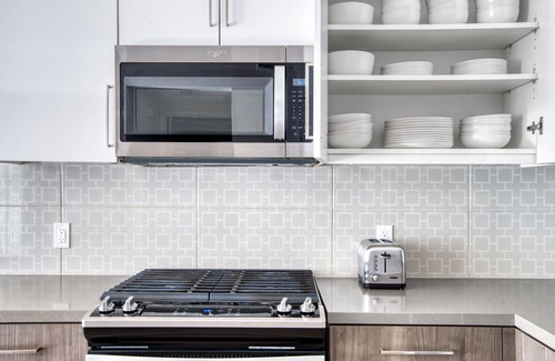 Milpitas Apartment | Bright Milpitas 2BR w/Pool, Gym & Lounge, walk to BART, by Blueground