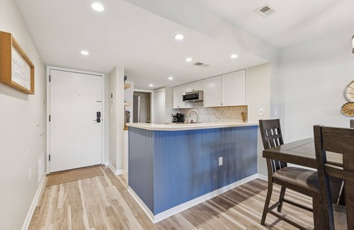 Shelter Cove House | Bright & Modern Pet Friendly Beach Getaway