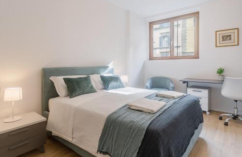 Santa Maria Novella Apartment | Bright & Modern 4 bedrooms Apartment in Center