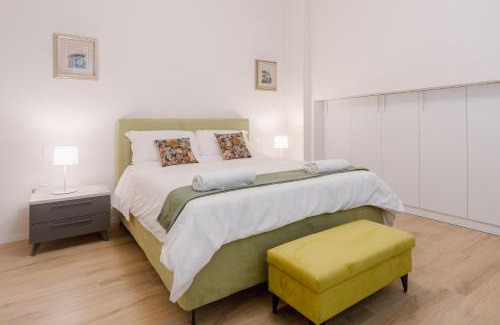 Santa Maria Novella Apartment | Bright & Modern 4 bedrooms Apartment in Center