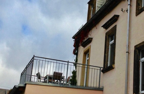 Omsewitz Apartment | Bright modern apartment with roof terrace and beautiful kitchen in Dresden