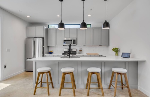 Govalle House | Bright Modern, Boggy Creek - Eastside Urban Dream