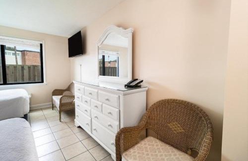 Litchfield by the Sea Apartment | Bright Modern Room First Floor Resort View