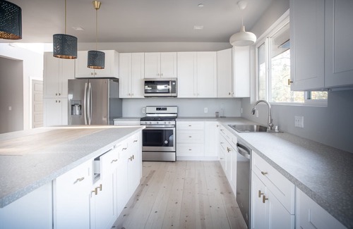 Placerville House | Bright, Modern,Spacious~2 level home, Great location 7 bedrooms 5 bath Sleeps 20