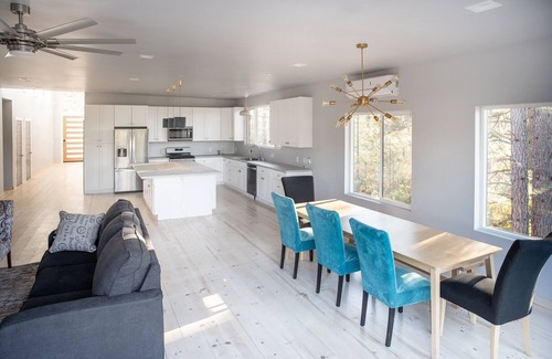 Placerville House | Bright, Modern,Spacious~2 level home, Great location 7 bedrooms 5 bath Sleeps 20