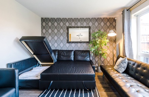 Salford House | Bright & Modern Town House 5 Beds, Close To City & Universities