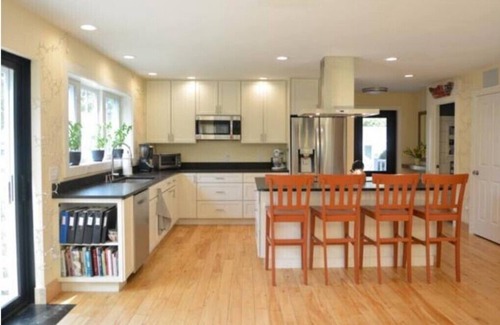 Burlington House | Bright, modern, spacious south end 5-bedroom homen