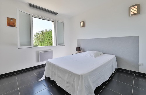 Cairanne Villa | Bright, modern villa with private pool, 1 km from Cairanne