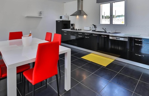 Cairanne Villa | Bright, modern villa with private pool, 1 km from Cairanne