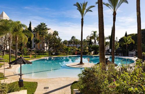 Marbella Apartment | Bright Nordic style penthouse in beachside resort