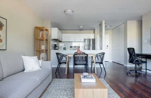 Oak Park Apartment | Bright Oak Park 1BR w/Lounge & Roof, nr Downtown, by Blueground