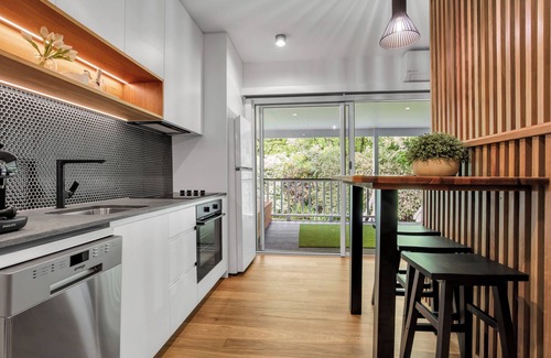 Bright Apartment | Bright on the River (Buffalo Apartment 1)