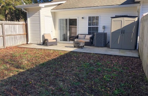 Hickory Shadows House | Bright One Level Town Home Centrally Located