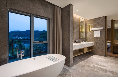 Chun'an Hotel | Bright QiandaoLake Resort