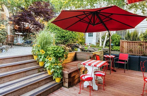 Provincetown Hotel | Bright Queen Room with Fireplace & Skylight - Steps from Downtown Provincetown