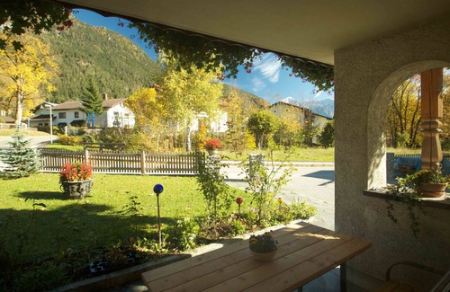 Bischofswiesen Apartment | Bright, quiet apartment (75m²) on the ground floor of a 2-family house in a country house style