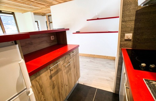 Val Claret Apartment | Bright Renovated Studio near Slopes with Balcony - Pet Friendly