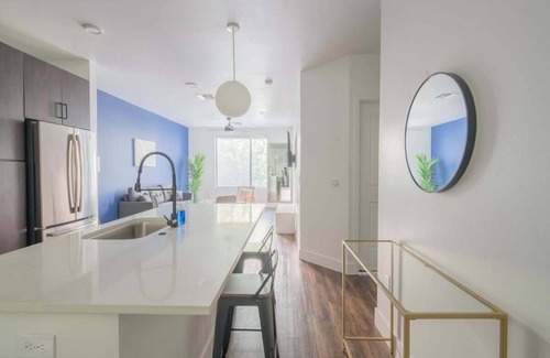 Tempe Apartment | Bright & Sleek 1BR | Ideal Stay w/Parking & Workspace
