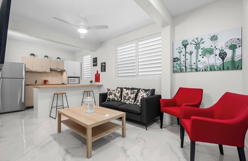 Manati Apartment | Bright & Sleek | Modern Kitchen | Smart TV Setup | Quiet Retreat