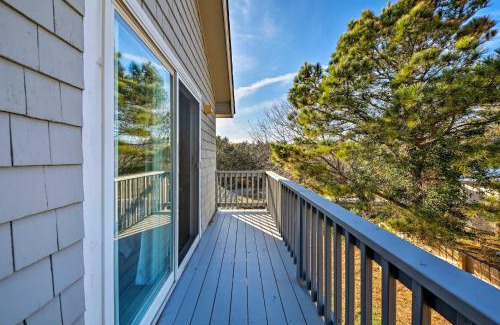 Southern Shores House | Bright Southern Shores Family Home Less Than 1 Mi to Beach