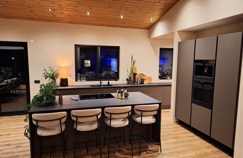 Sveitarfelagid Olfus Villa | Bright & spacious family villa on the south coast