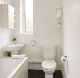 West Pilton Apartment | Bright & Spacious 2 Bedroom Flat