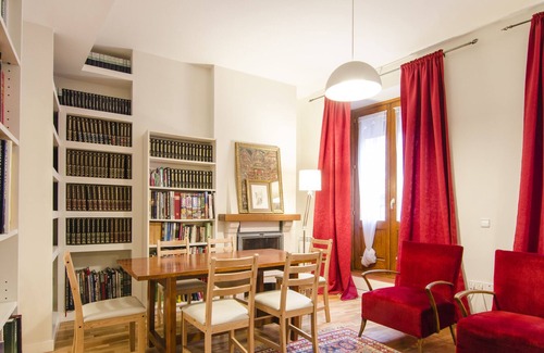 Golden Triangle of Art Apartment | Bright & Spacious 2BD 2BTH - City Center