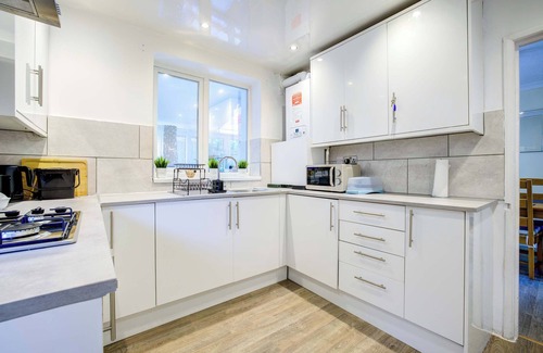 Newcastle-upon-Tyne House | Bright & Spacious 3 Bedroom Home in Newcastle